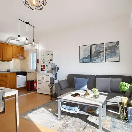 16th View By The Apartman